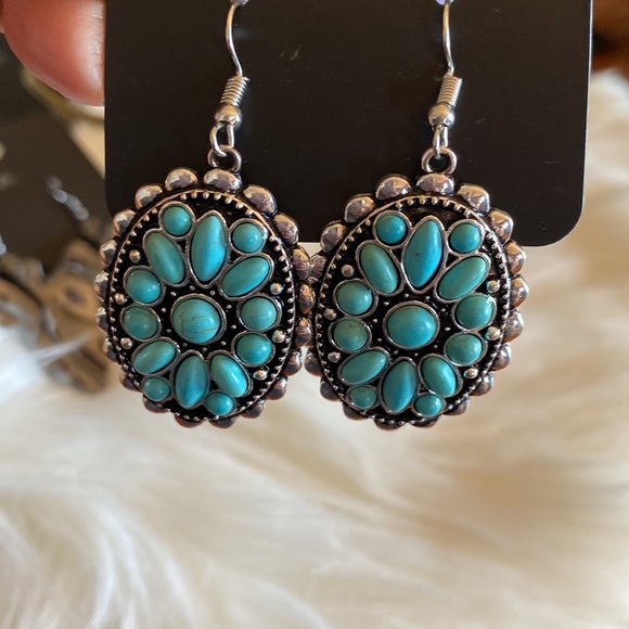 Everything must go sale - Picture 6 of 11